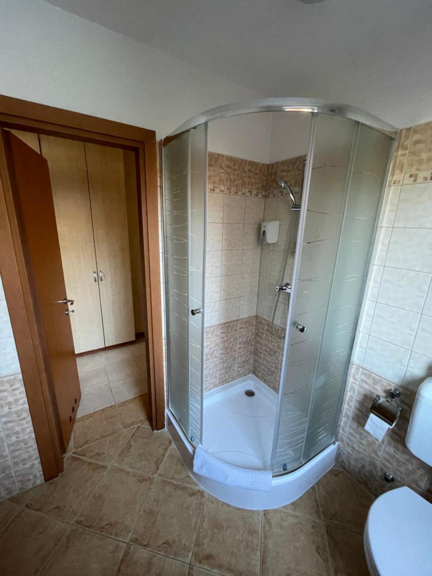 Garda Wellness Apartmanhaz Hévíz Rom bilde